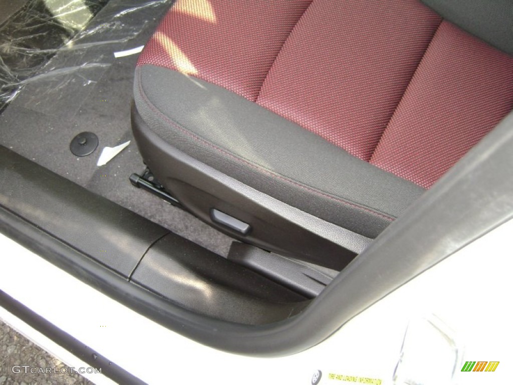 2013 Cruze LT/RS - Summit White / Jet Black/Sport Red photo #2