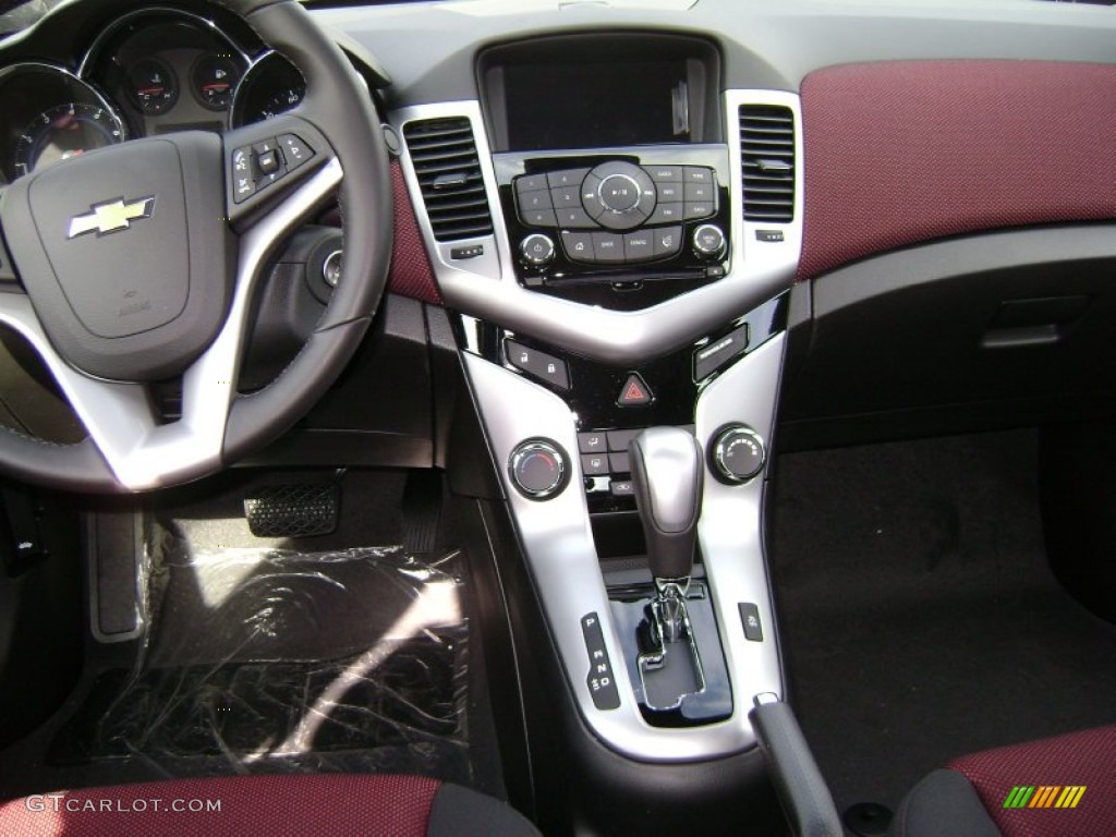 2013 Cruze LT/RS - Summit White / Jet Black/Sport Red photo #4