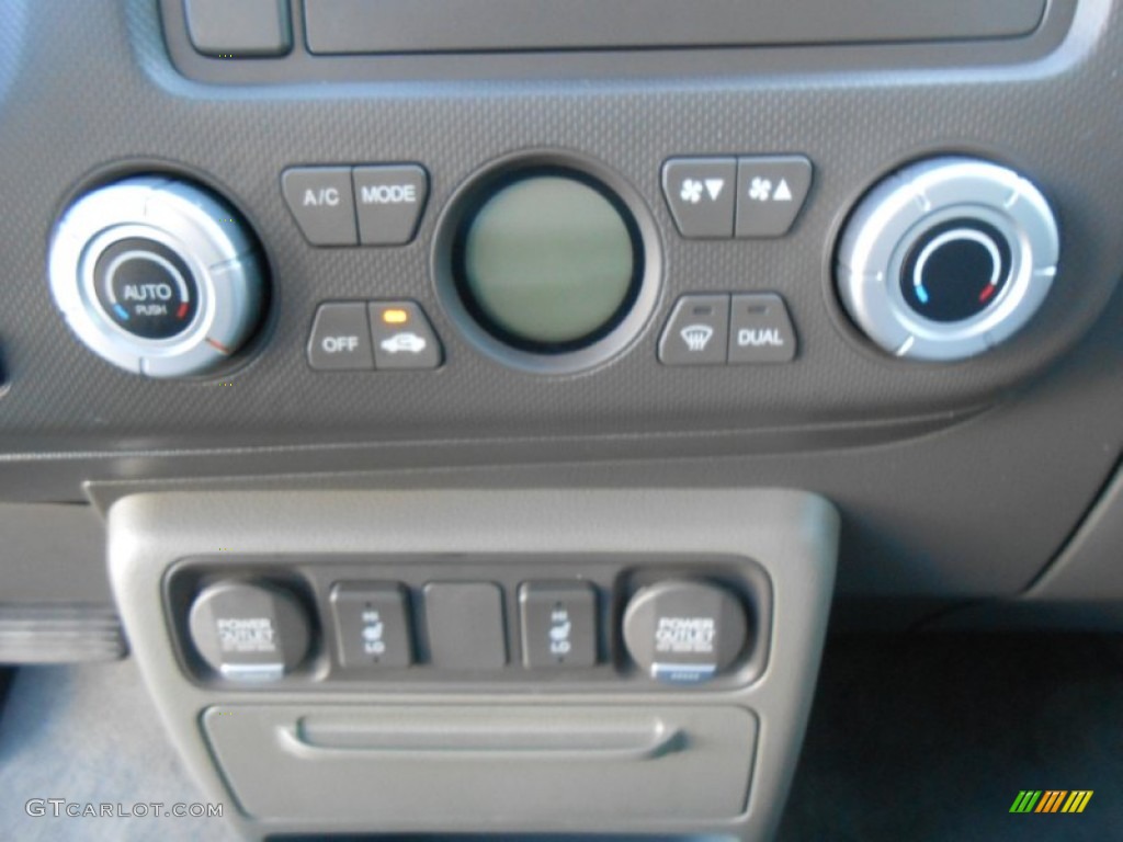 2006 Honda Ridgeline RTL Controls Photo #78493007