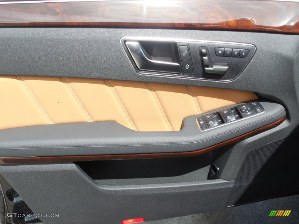 2013 Mercedes-Benz E 350 Sedan Natural Beige/Black Door Panel Photo #78494342
