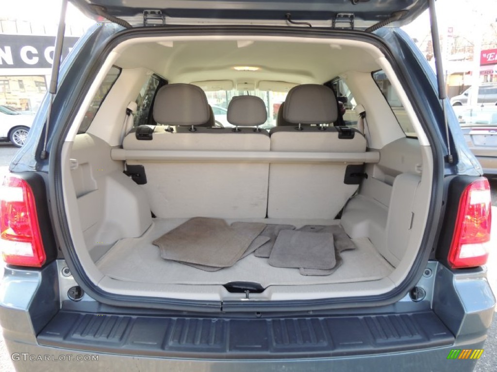 2010 Ford Escape XLT V6 4WD Trunk Photos