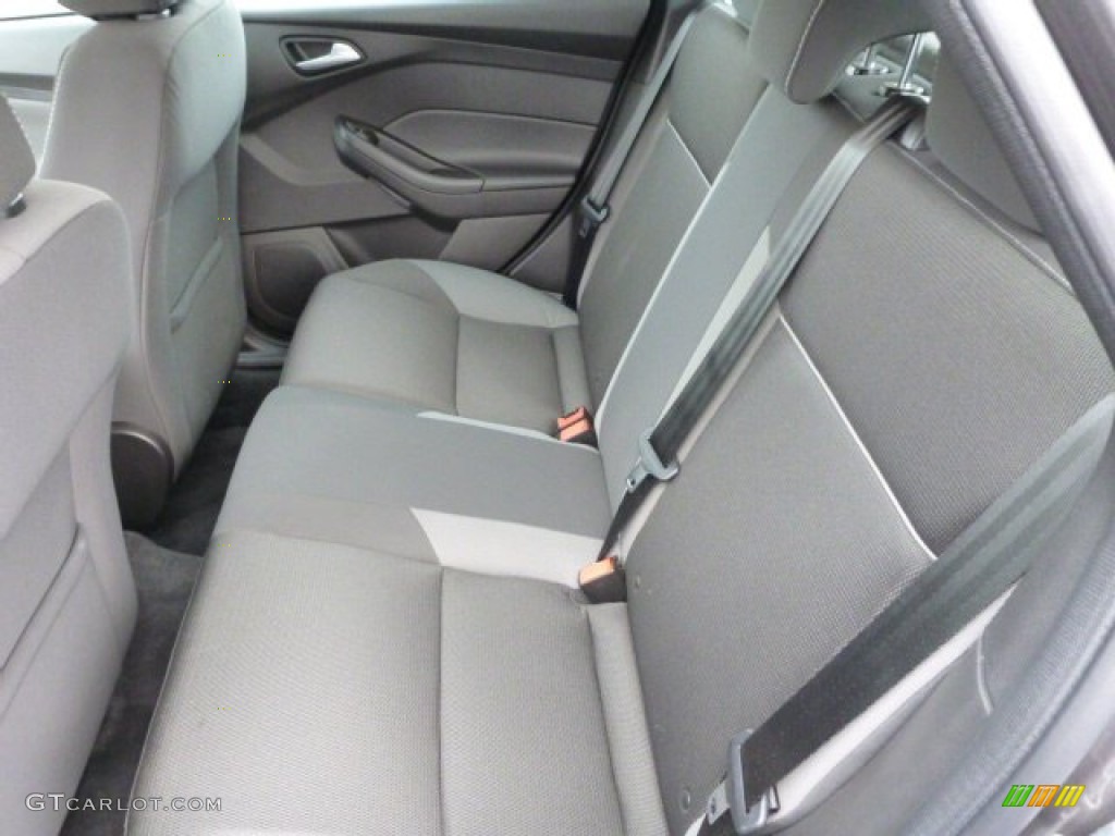 2013 Focus SE Hatchback - Sterling Gray / Charcoal Black photo #9