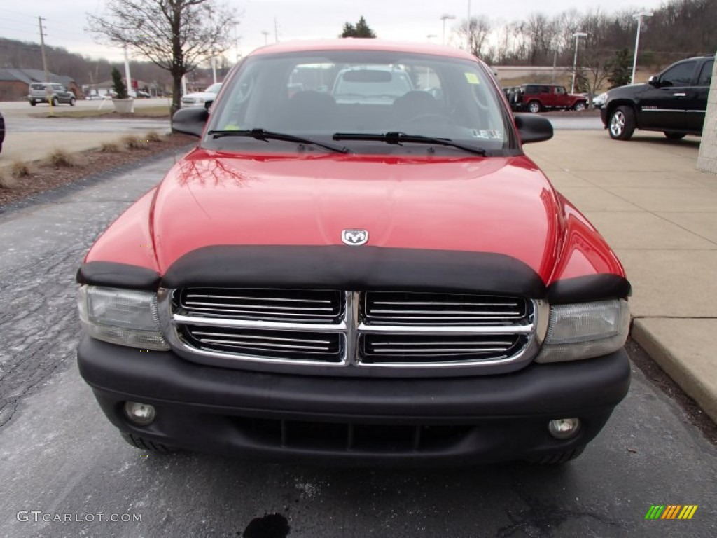 2004 Dakota SXT Quad Cab 4x4 - Flame Red / Dark Slate Gray photo #3