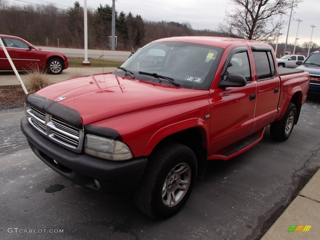 2004 Dakota SXT Quad Cab 4x4 - Flame Red / Dark Slate Gray photo #4