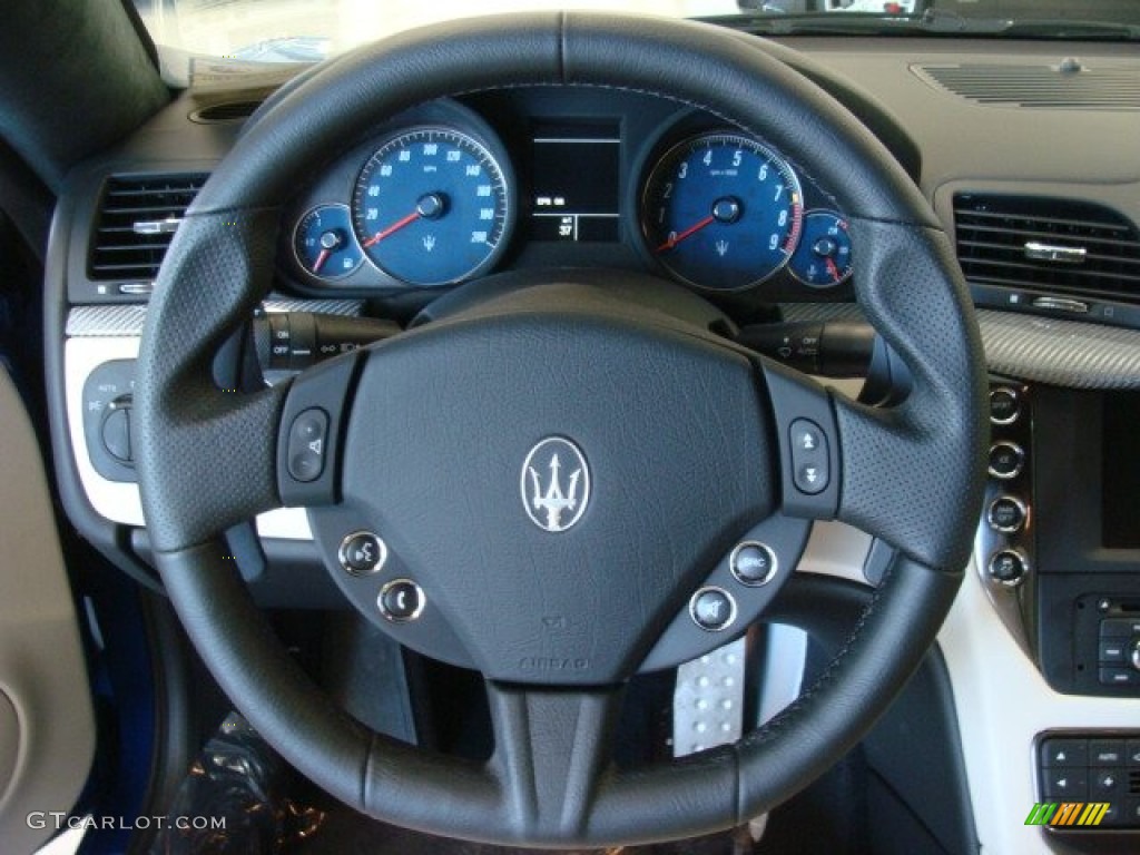 2013 Maserati GranTurismo Sport Coupe Pearl Beige Steering Wheel Photo #78498563