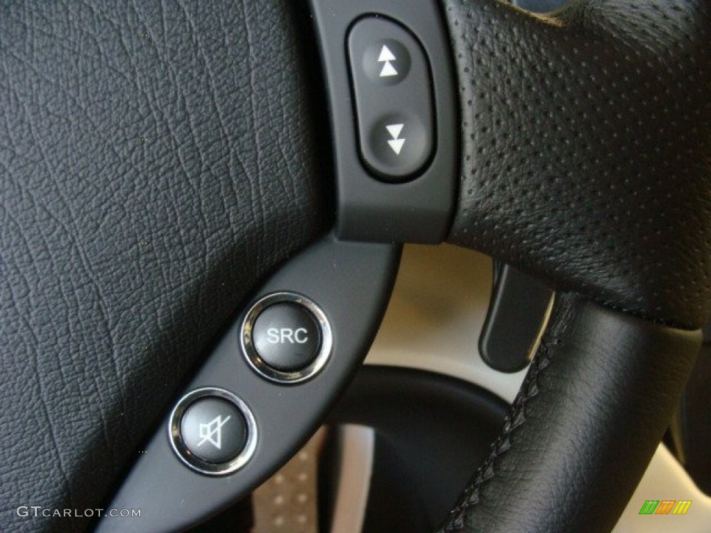 2013 Maserati GranTurismo Sport Coupe Controls Photo #78498605
