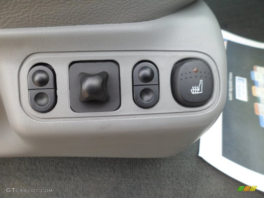 2004 Ford F350 Super Duty Lariat Crew Cab 4x4 Controls Photo #78499109