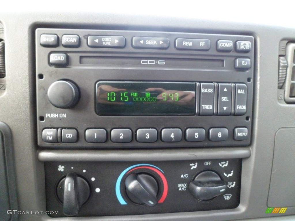 2004 Ford F350 Super Duty Lariat Crew Cab 4x4 Audio System Photo #78499370