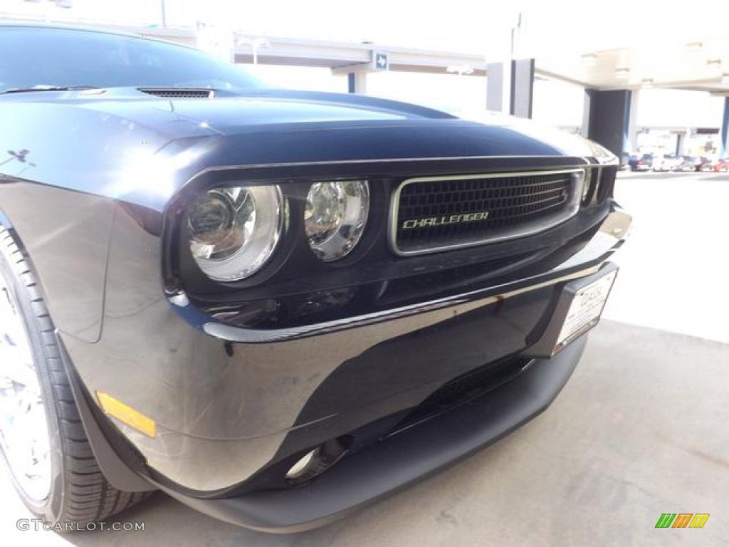 2013 Challenger R/T Plus - Pitch Black / Dark Slate Gray photo #12