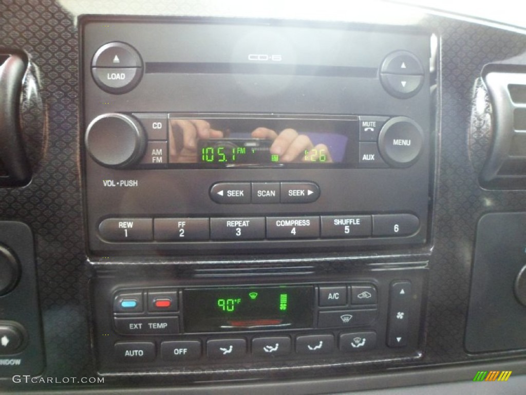 2005 Ford F250 Super Duty Harley Davidson Crew Cab 4x4 Controls Photo #78500426