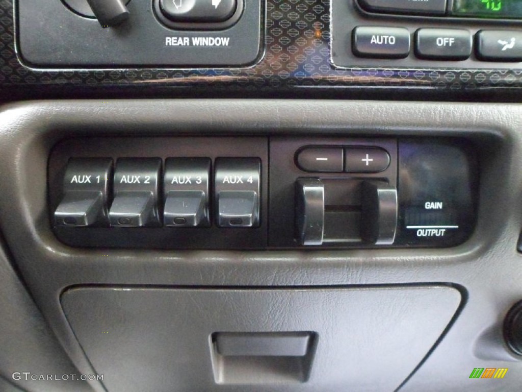 2005 Ford F250 Super Duty Harley Davidson Crew Cab 4x4 Controls Photo #78500450