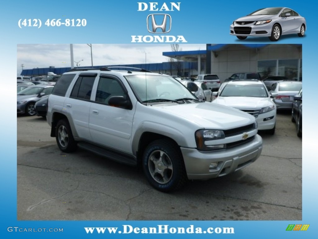 2005 TrailBlazer LT 4x4 - Summit White / Light Gray photo #1