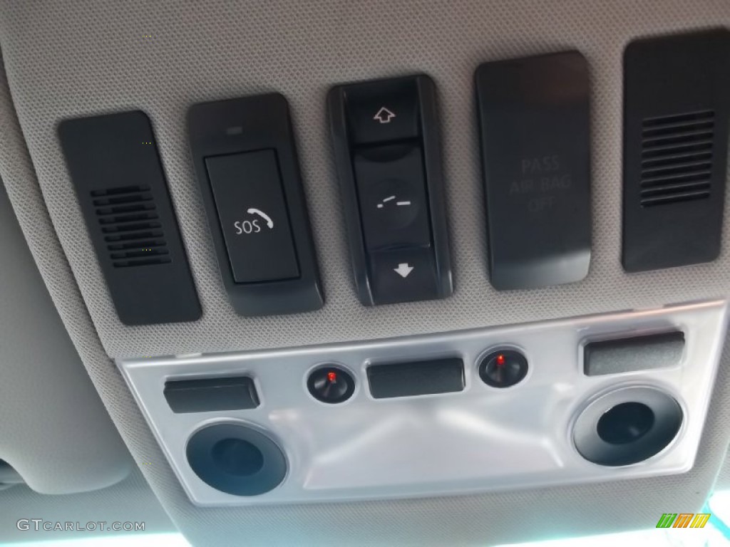 2006 BMW 5 Series 530xi Wagon Controls Photo #78501497