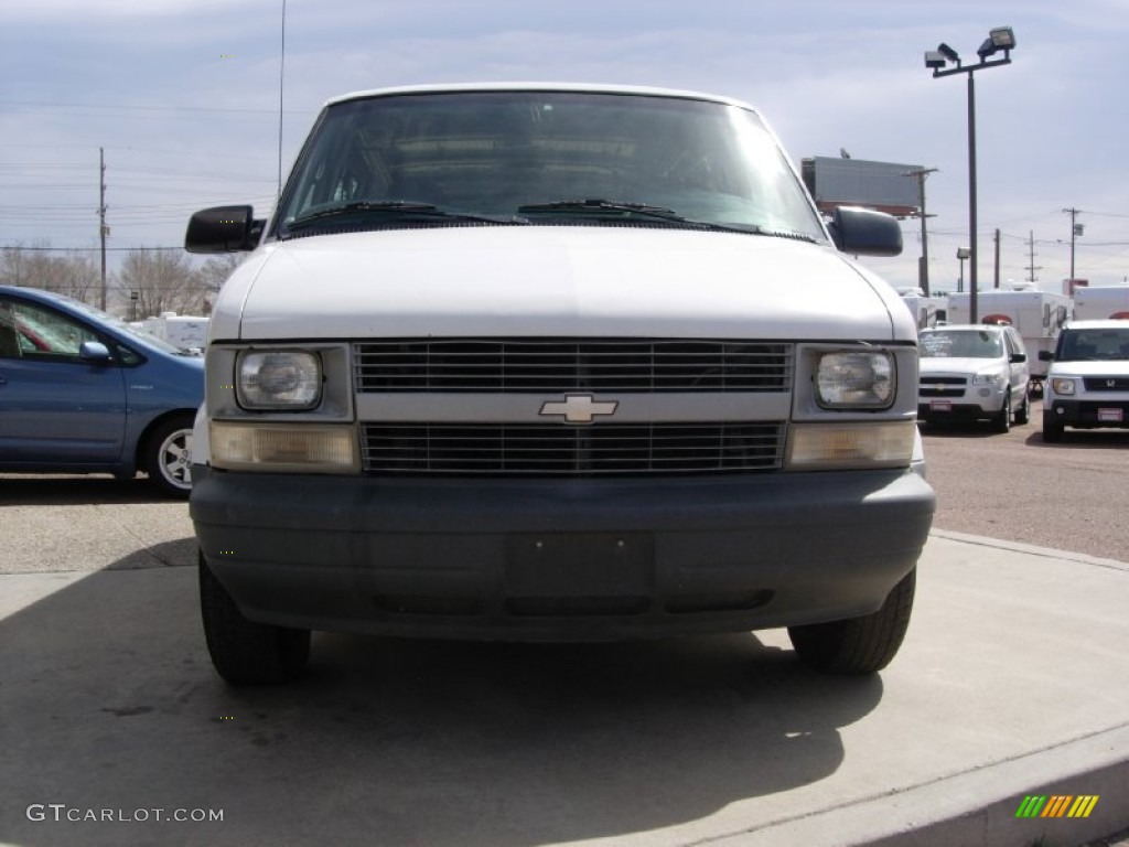 1998 Astro LS Passenger Van - White / Navy photo #15