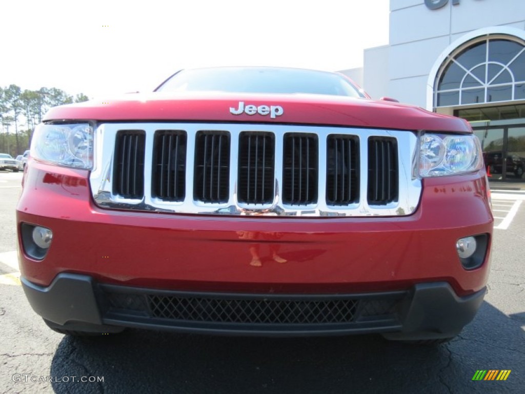 2011 Grand Cherokee Laredo - Inferno Red Crystal Pearl / Dark Graystone/Medium Graystone photo #2