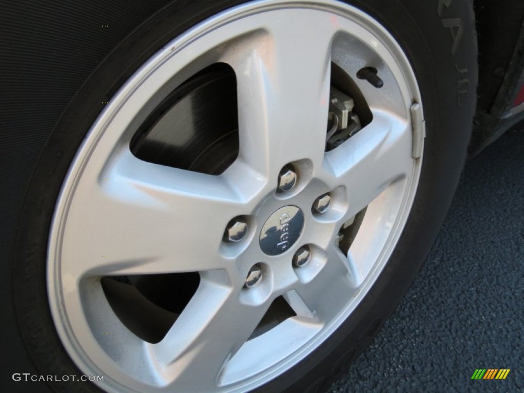 2011 Grand Cherokee Laredo - Inferno Red Crystal Pearl / Dark Graystone/Medium Graystone photo #9