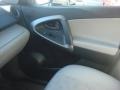 Super White - RAV4 I4 4WD Photo No. 22