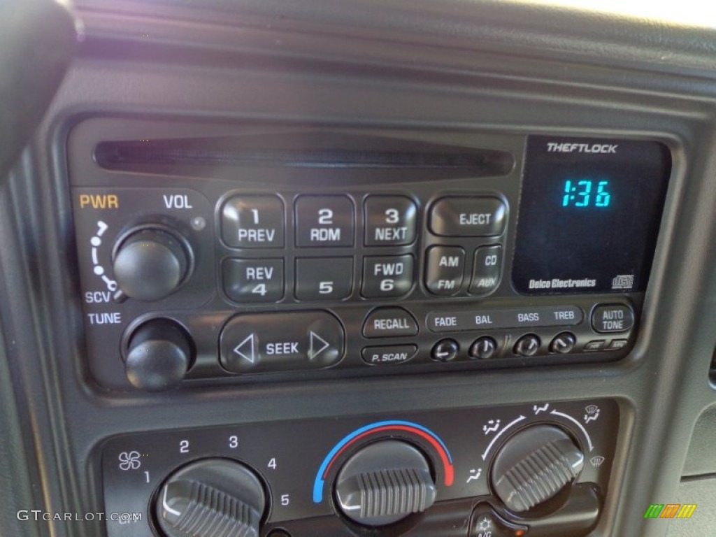 2001 GMC Sierra 2500HD SL Extended Cab Controls Photo #78512693