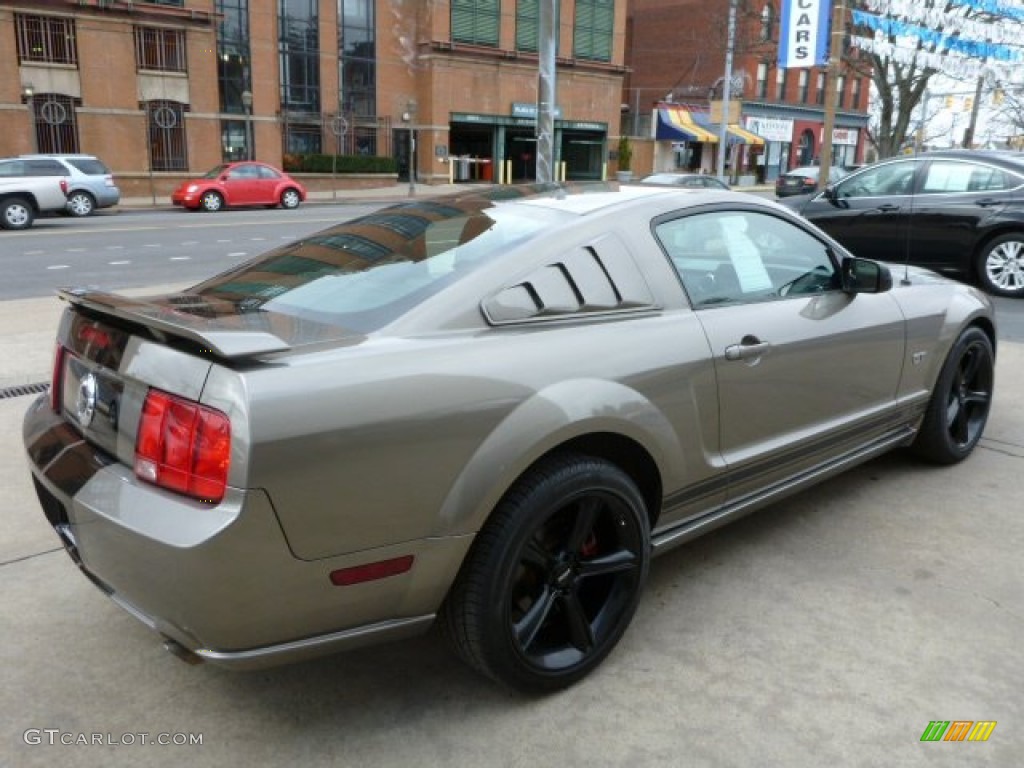 2005 Mustang GT Premium Coupe - Mineral Grey Metallic / Dark Charcoal photo #11