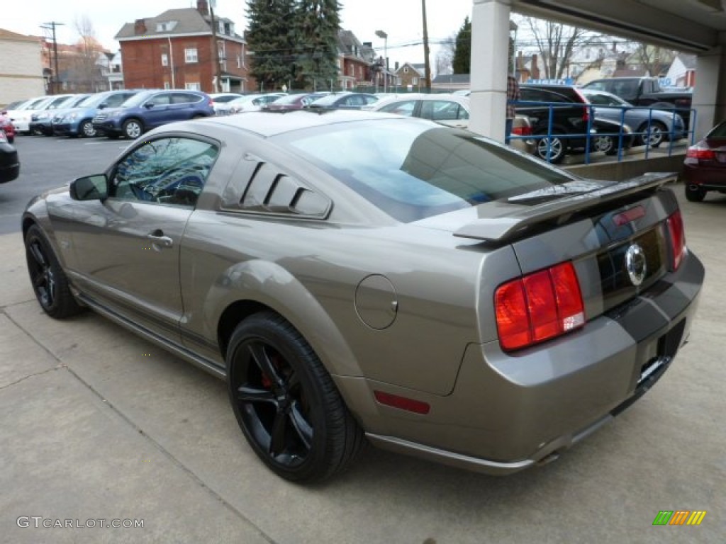 2005 Mustang GT Premium Coupe - Mineral Grey Metallic / Dark Charcoal photo #12