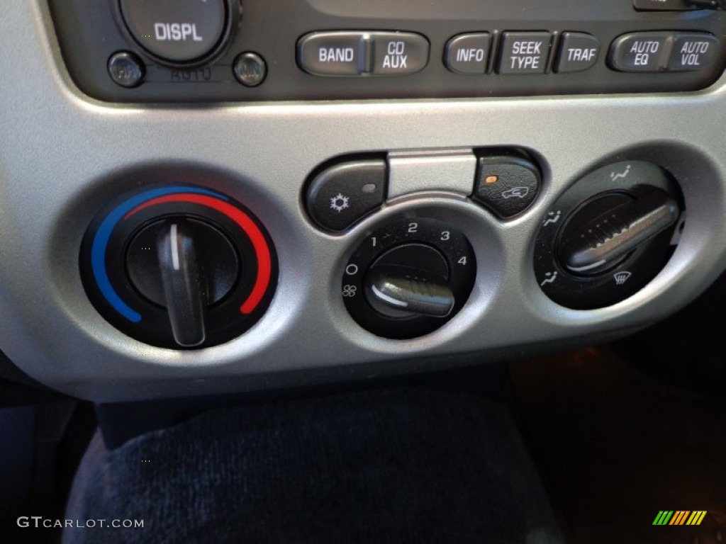 2008 GMC Canyon SLE Crew Cab Controls Photo #78514528