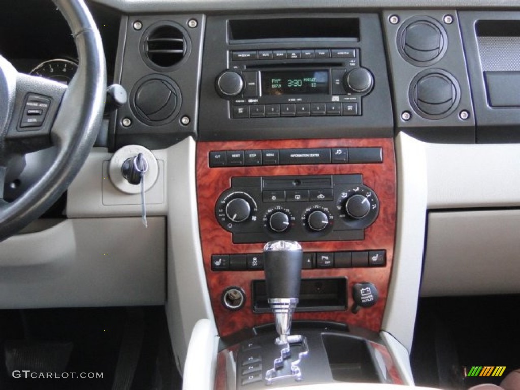 2006 Jeep Commander Limited Controls Photo #78516326