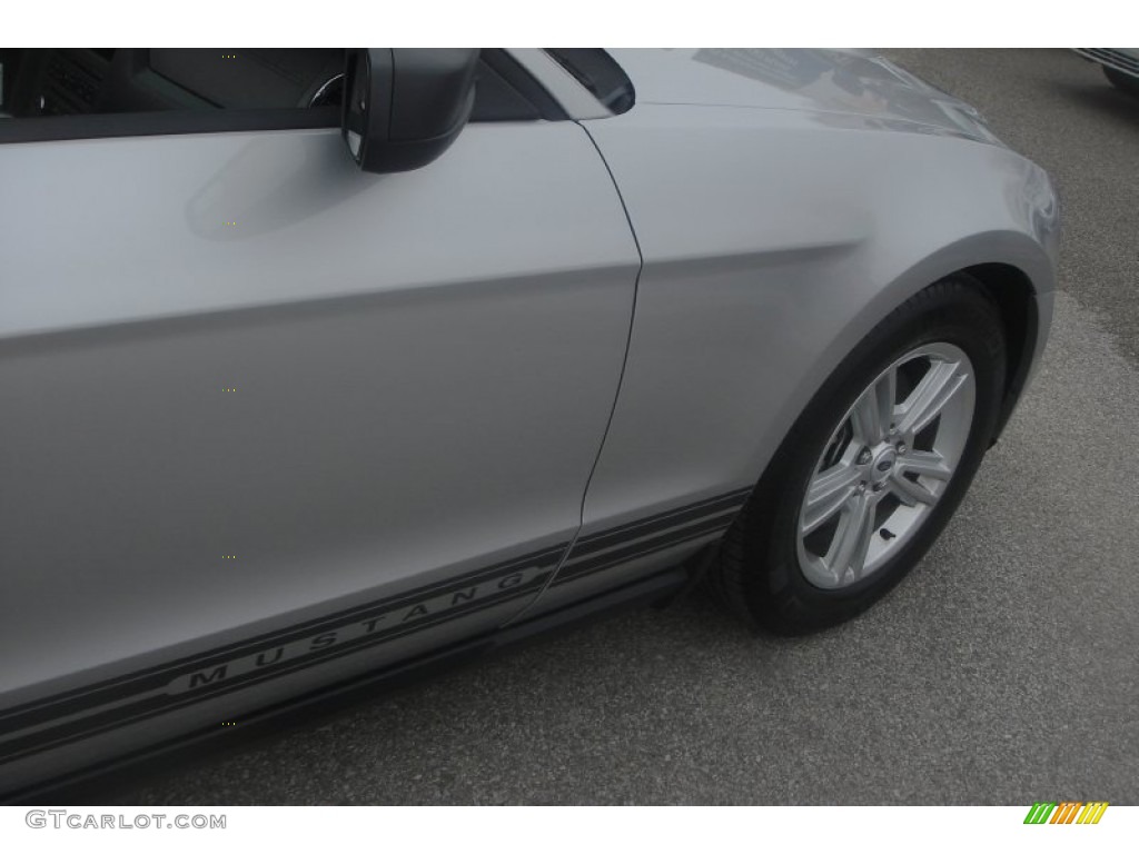 2012 Mustang V6 Convertible - Ingot Silver Metallic / Charcoal Black photo #33