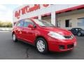 Red Alert - Versa 1.8 S Hatchback Photo No. 1