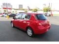 Red Alert - Versa 1.8 S Hatchback Photo No. 5