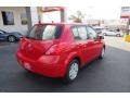 Red Alert - Versa 1.8 S Hatchback Photo No. 7