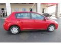 Red Alert - Versa 1.8 S Hatchback Photo No. 8