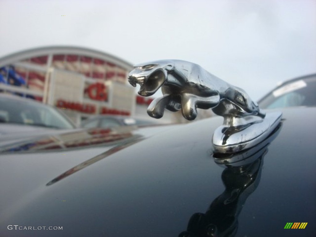 2000 Jaguar XJ XJ8 Marks and Logos Photos