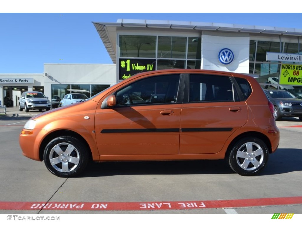 2007 Aveo 5 LS Hatchback - Spicy Orange / Charcoal Black photo #2