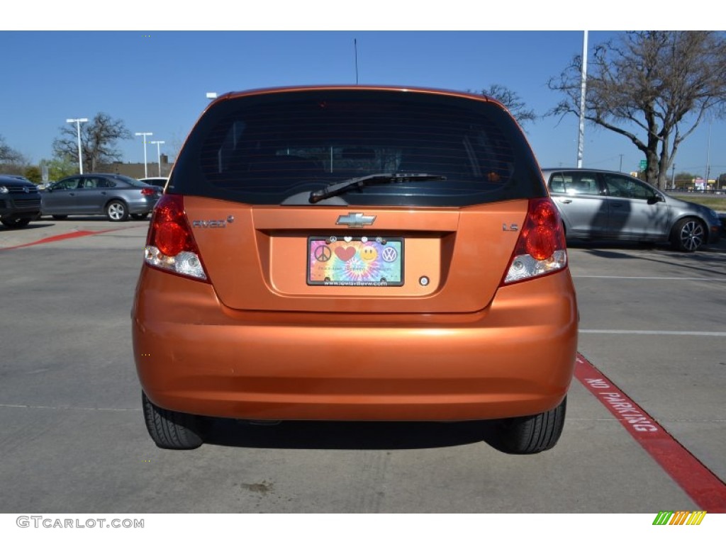 2007 Aveo 5 LS Hatchback - Spicy Orange / Charcoal Black photo #4