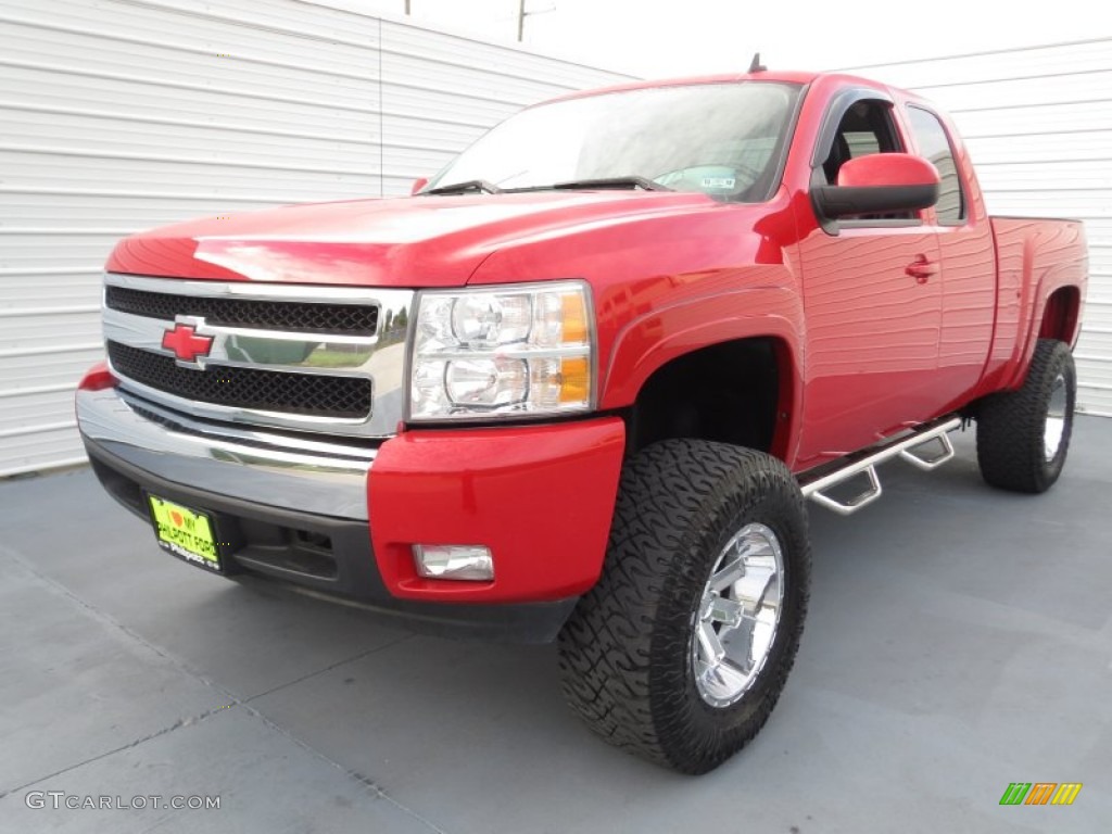 2007 Silverado 1500 LT Z71 Extended Cab 4x4 - Victory Red / Ebony Black photo #6