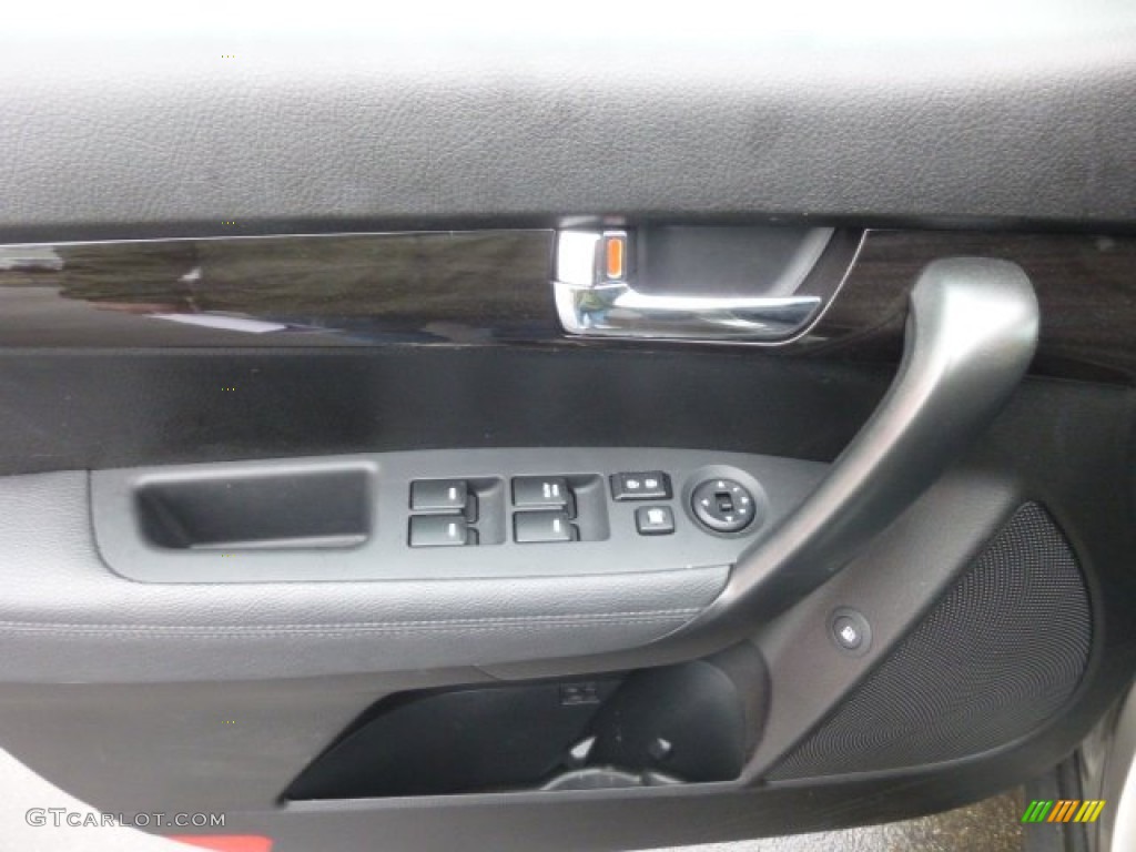 2013 Sorento LX V6 AWD - Titanium Silver / Black photo #17