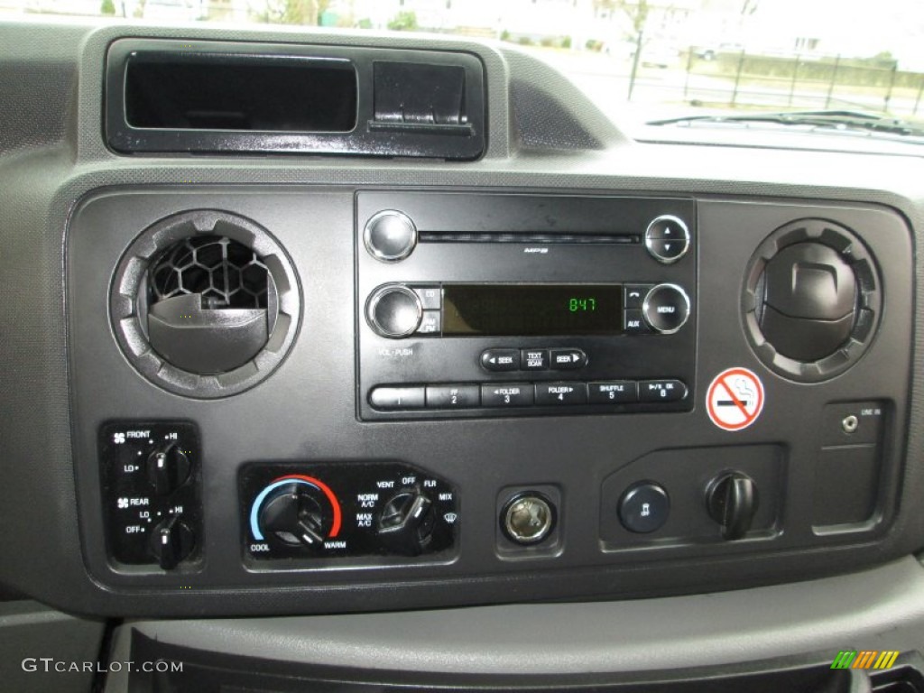 2009 Ford E Series Van E350 Super Duty XLT Extended Passenger Controls Photo #78535185