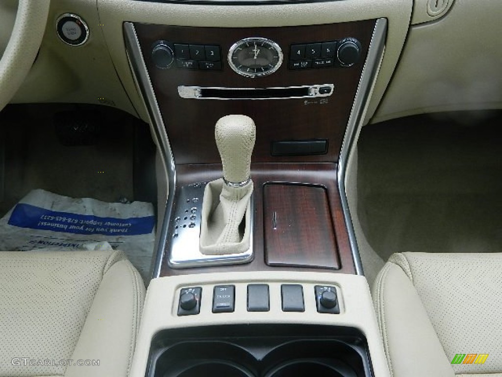 2010 Infiniti M 35x AWD Sedan Controls Photos