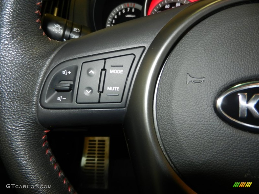 2010 Kia Forte Koup SX Controls Photo #78544452