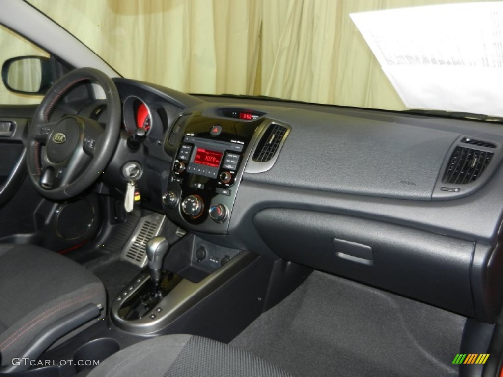 2010 Kia Forte Koup SX Dashboard Photos