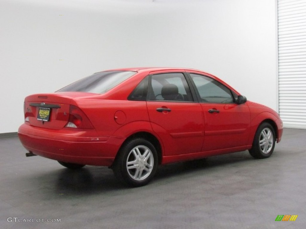 2002 Focus SE Sedan - Infra Red / Medium Parchment photo #4