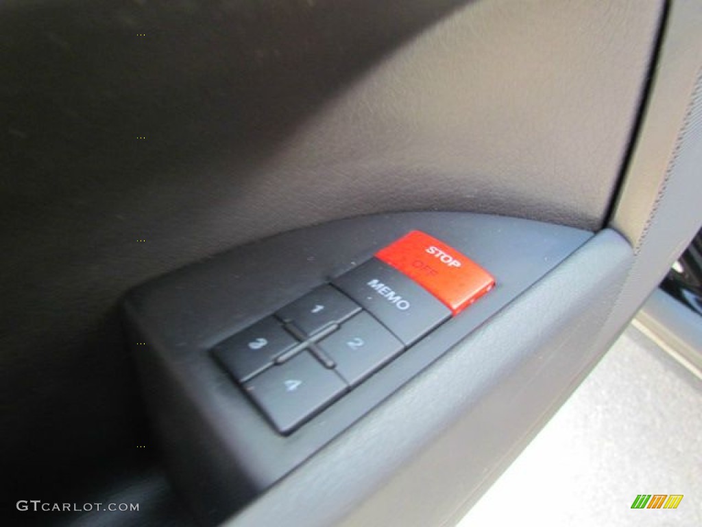 2005 Audi A4 3.2 quattro Sedan Controls Photo #78547772