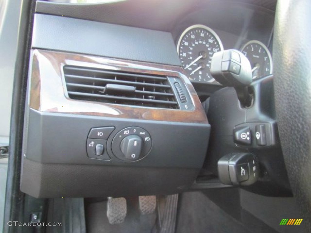 2004 BMW 5 Series 530i Sedan Controls Photo #78548412