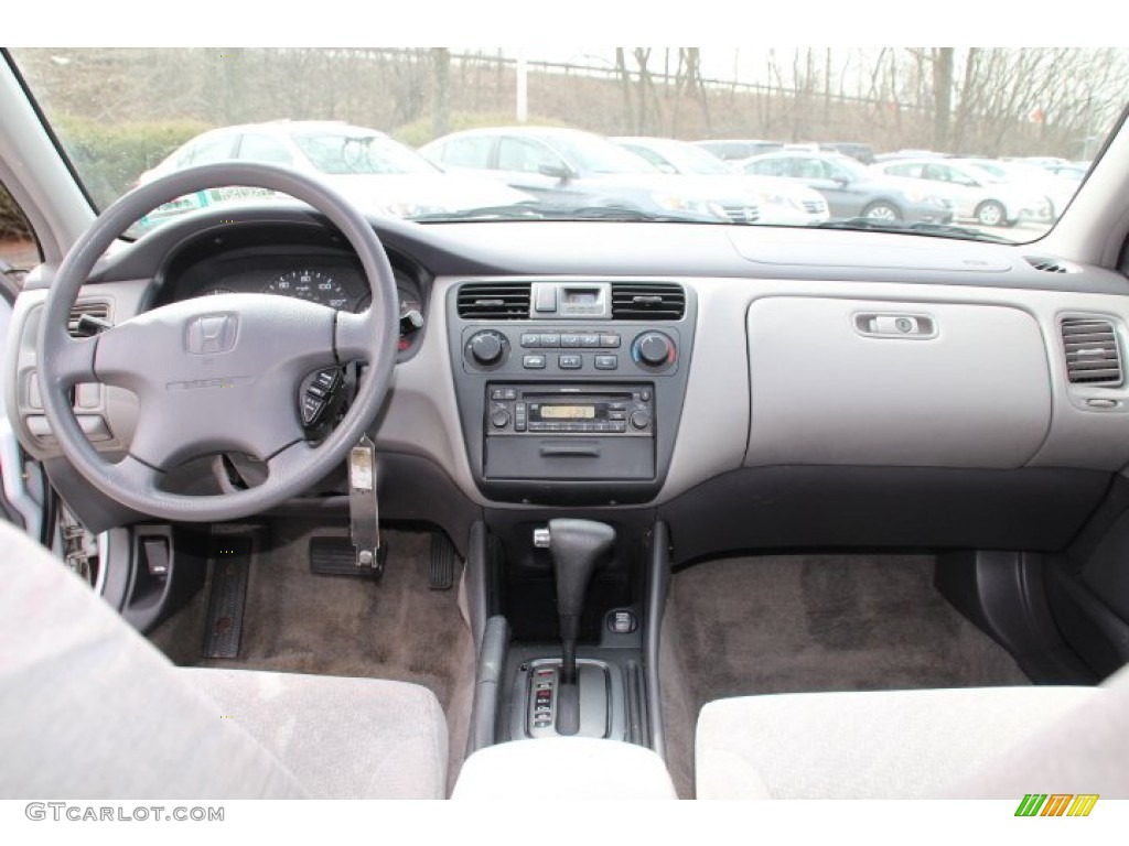 2001 Honda Accord LX Sedan Quartz Gray Dashboard Photo #78551175