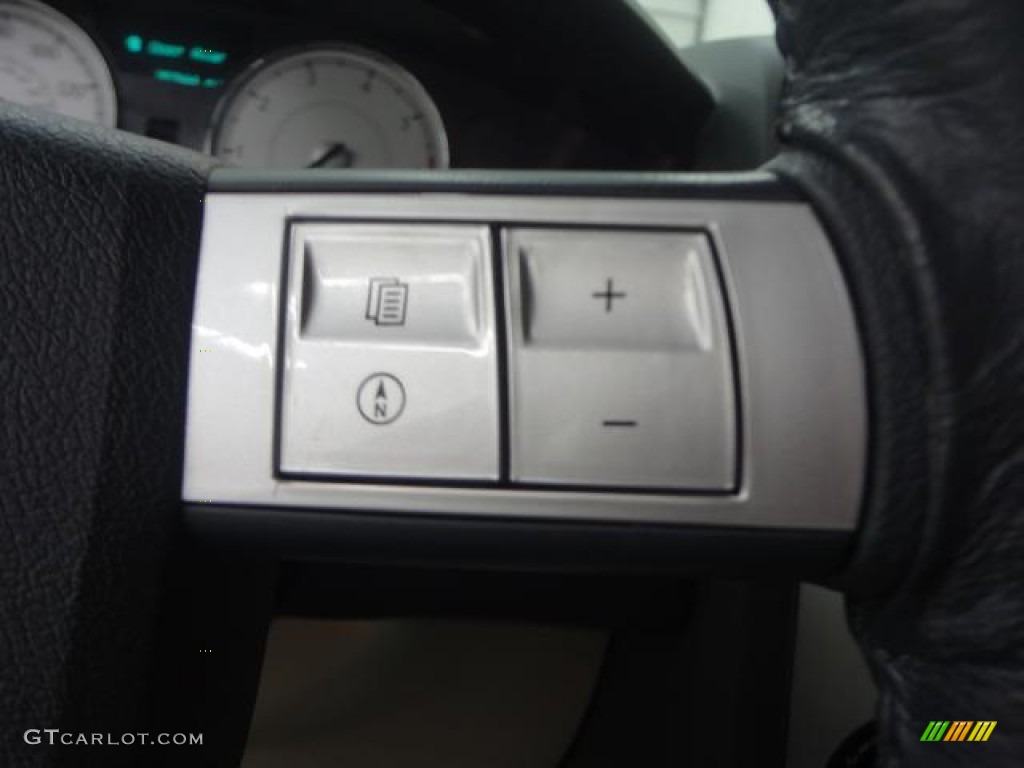 2005 Chrysler 300 C HEMI Controls Photo #78551609
