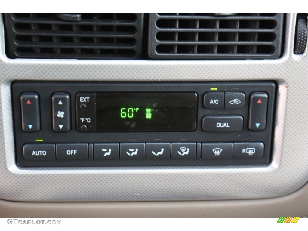 2005 Mercury Mountaineer V6 Premier Controls Photo #78554016