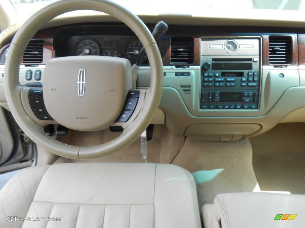 2006 Lincoln Town Car Signature Dashboard Photos