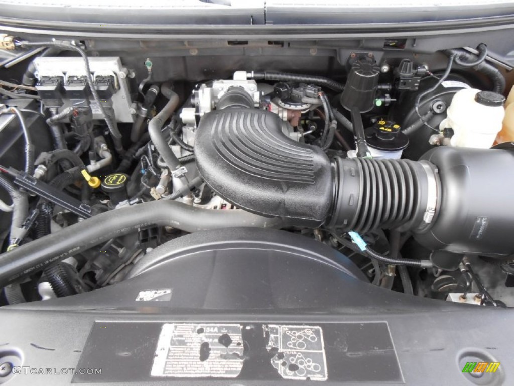 2005 Ford F150 XL SuperCab Engine Photos