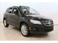 Deep Black Metallic - Tiguan SE 4Motion Photo No. 1