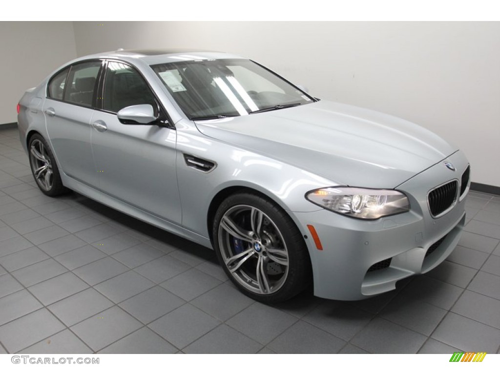 Silverstone Metallic 2013 BMW M5 Sedan Exterior Photo #78561329